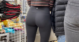 shopping voyeur ass