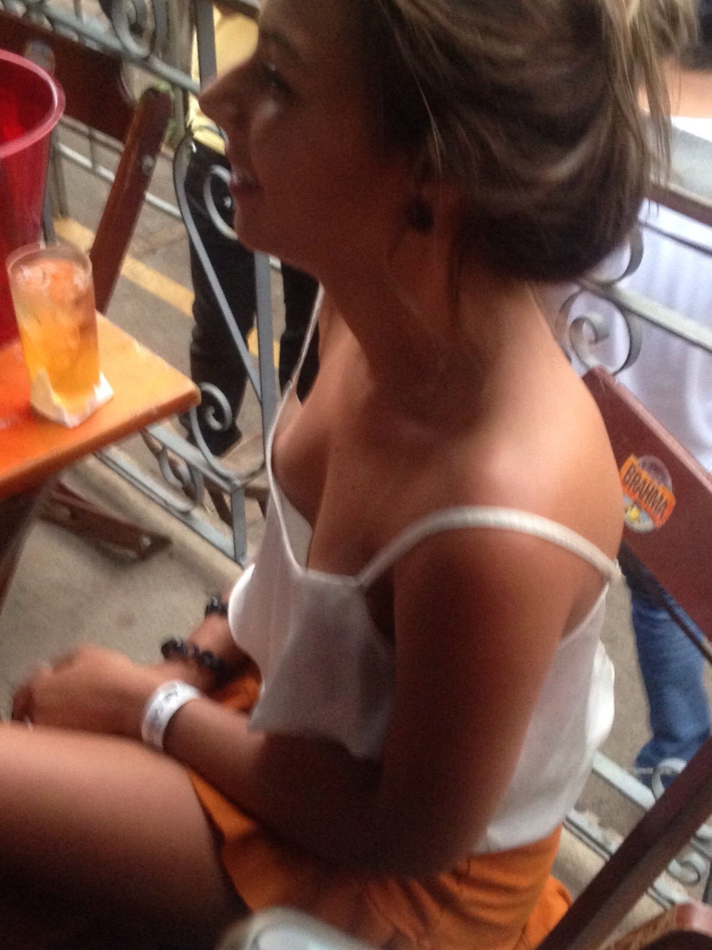 Downblouse And No Bra Candid Voyeur Creepshot - Candid Teens - Creepshots - Candid Voyeur Girls - Candid Ass Girls