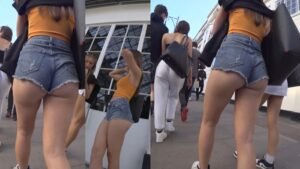 teen ass cheeks candid porn